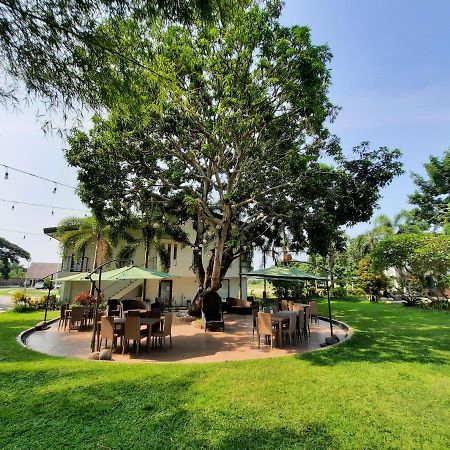 Estancia De Lorenzo Tarlac Buitenkant foto
