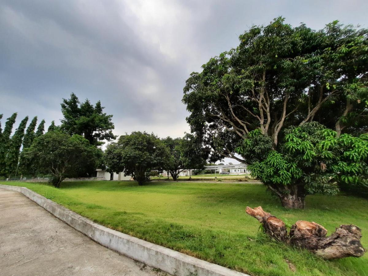 Estancia De Lorenzo Tarlac Buitenkant foto