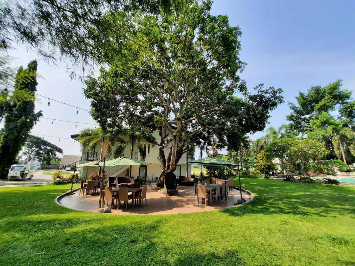 Estancia De Lorenzo Tarlac Buitenkant foto