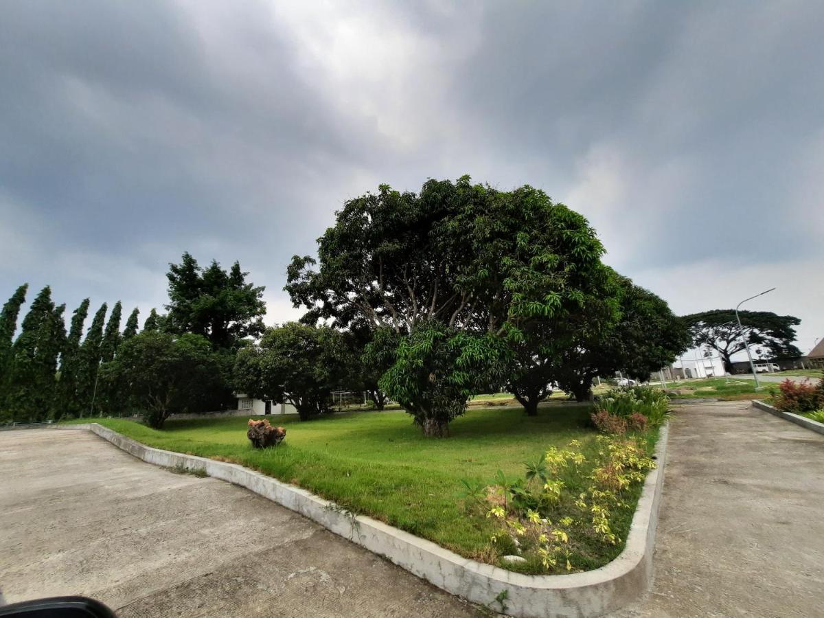 Estancia De Lorenzo Tarlac Buitenkant foto